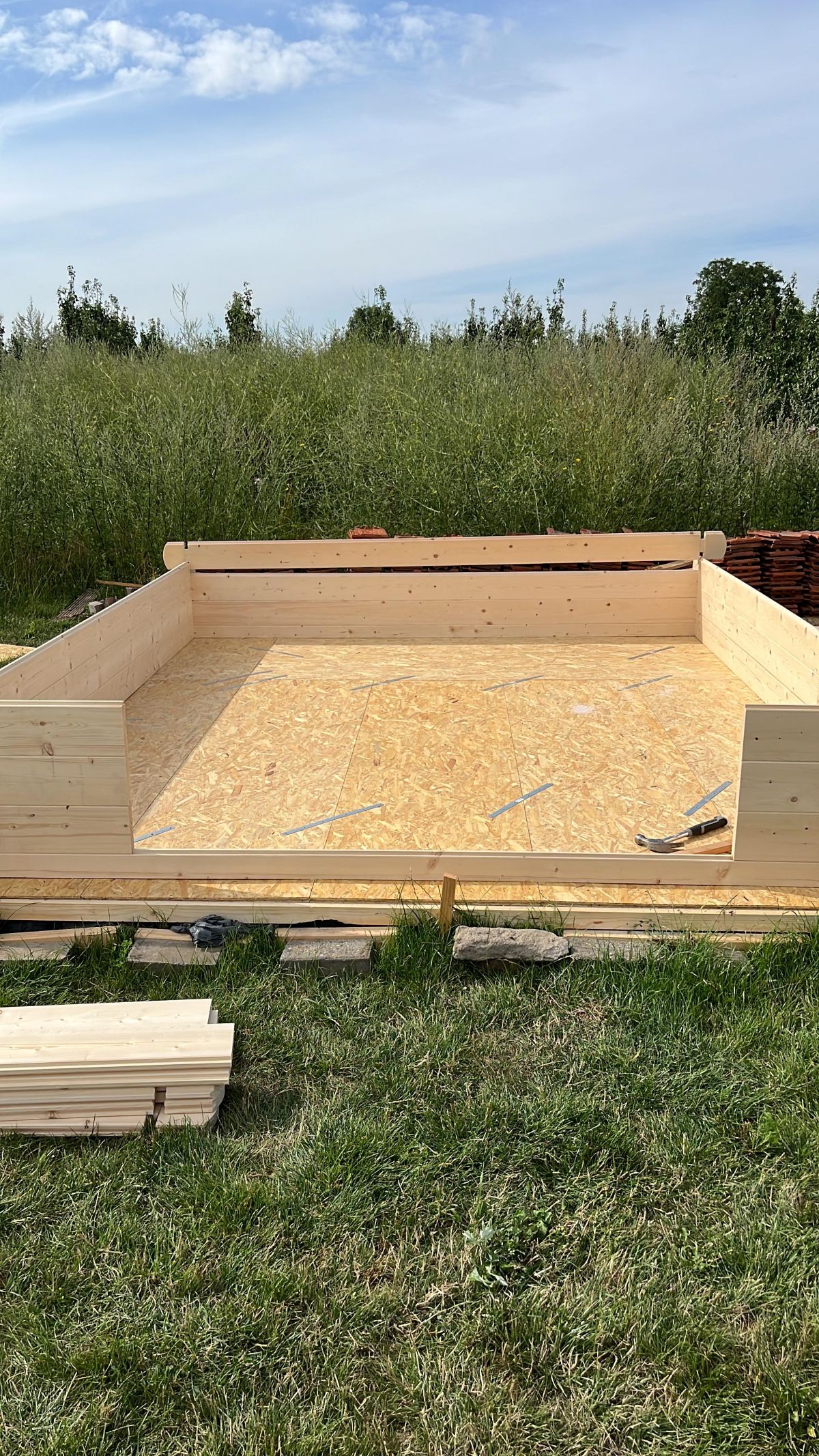 Houten tuinhuis montage